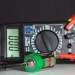 Hvordan kan jeg sikre mig, at min stanghækkeklipper er kompatibel med mine andre haveværktøjer?